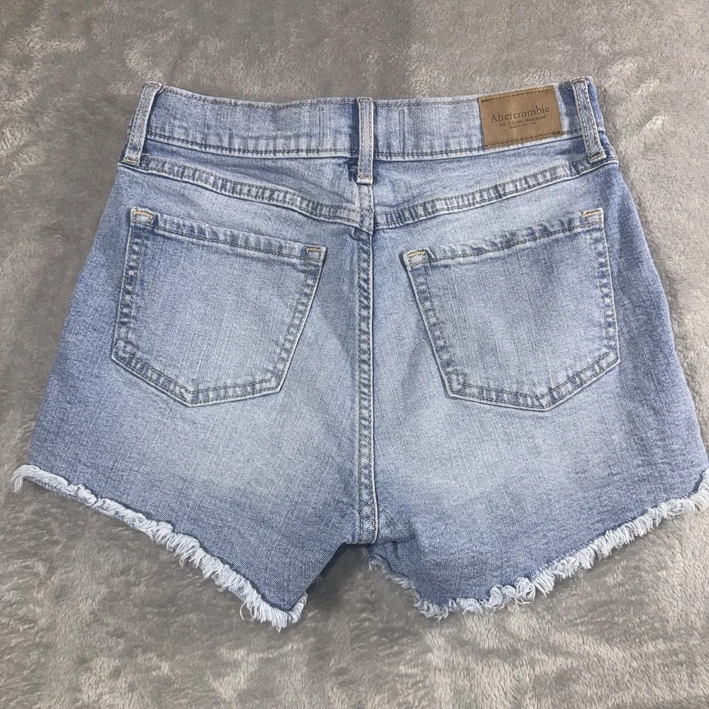 Abercrombie Kids Girls Light Wash Blue Denim Shorts Mid-Rise 13/14 Beachy‎ Coast